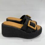 Sandalo con zeppa  Exé in rafia nero art.25001
